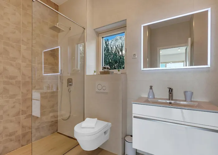 Ulika Willa Makarska