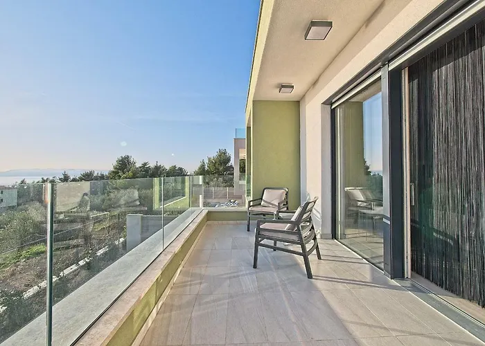 Ulika Βίλα Μακάρσκα