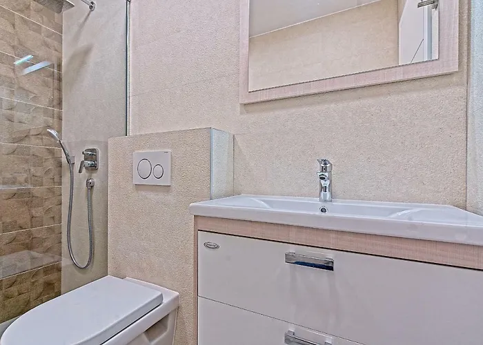 Ulika * Μακάρσκα